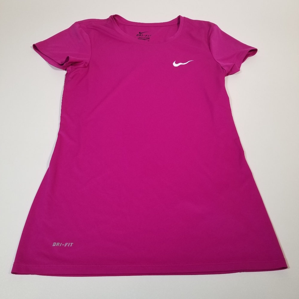 🕶️ Nike dry fit pink fuchsia top size xsmall